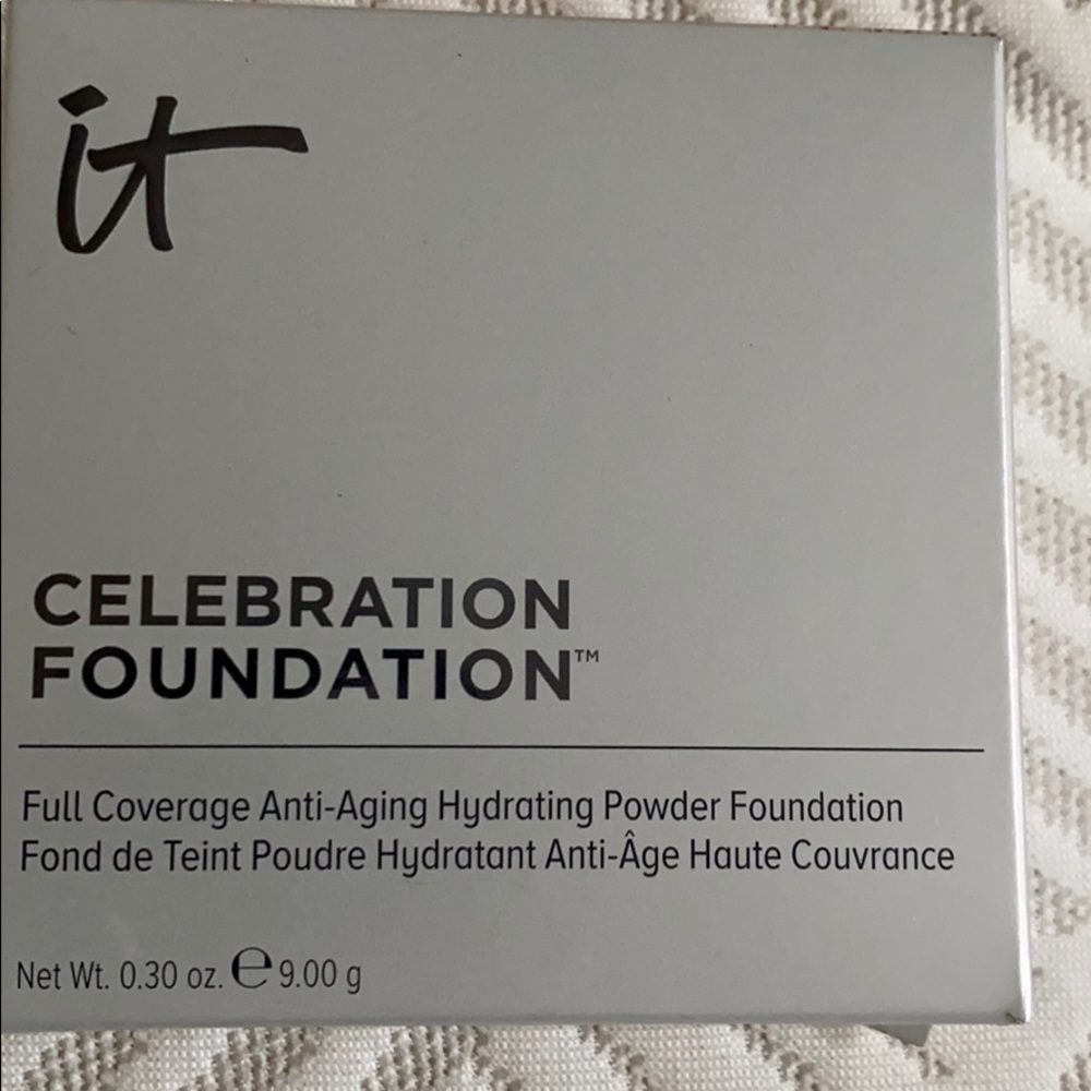 It Cosmetics Celebration Foundation